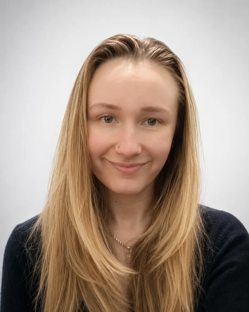 Komlódi Katalin, tanácsadó